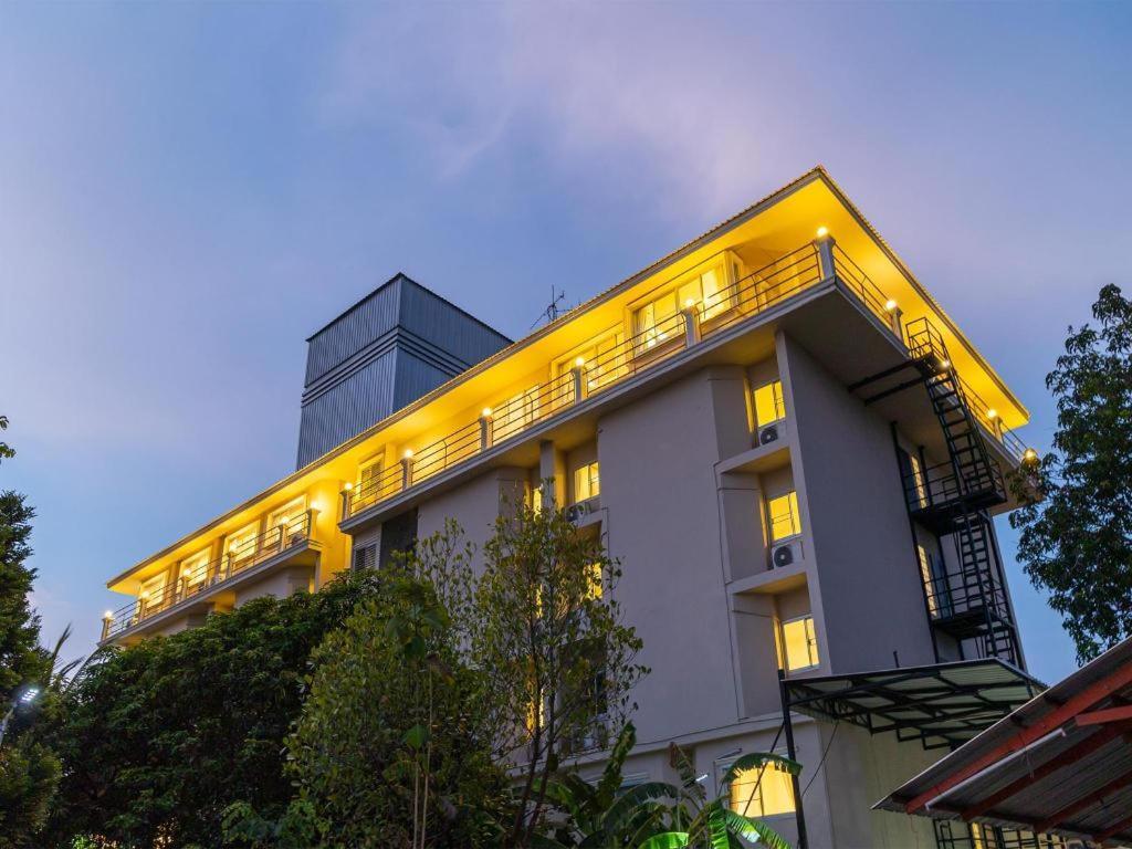 B2 Phitsanulok Boutique & Budget Hotel Exterior foto