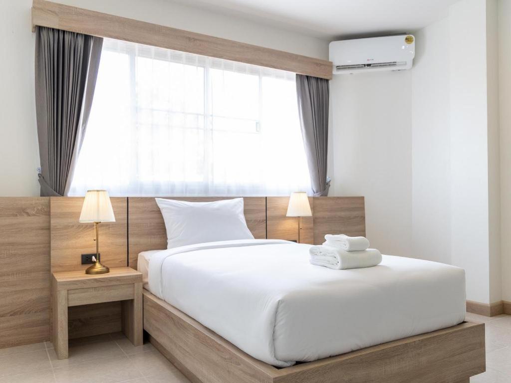 B2 Phitsanulok Boutique & Budget Hotel Exterior foto
